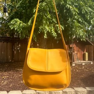 Vintage Coach Ergo Top Flap Black 9034 Yellow